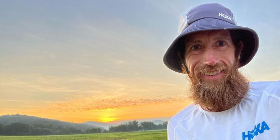 Mike Wardian in his Hoka bucket hat during his transcontinental journey. 